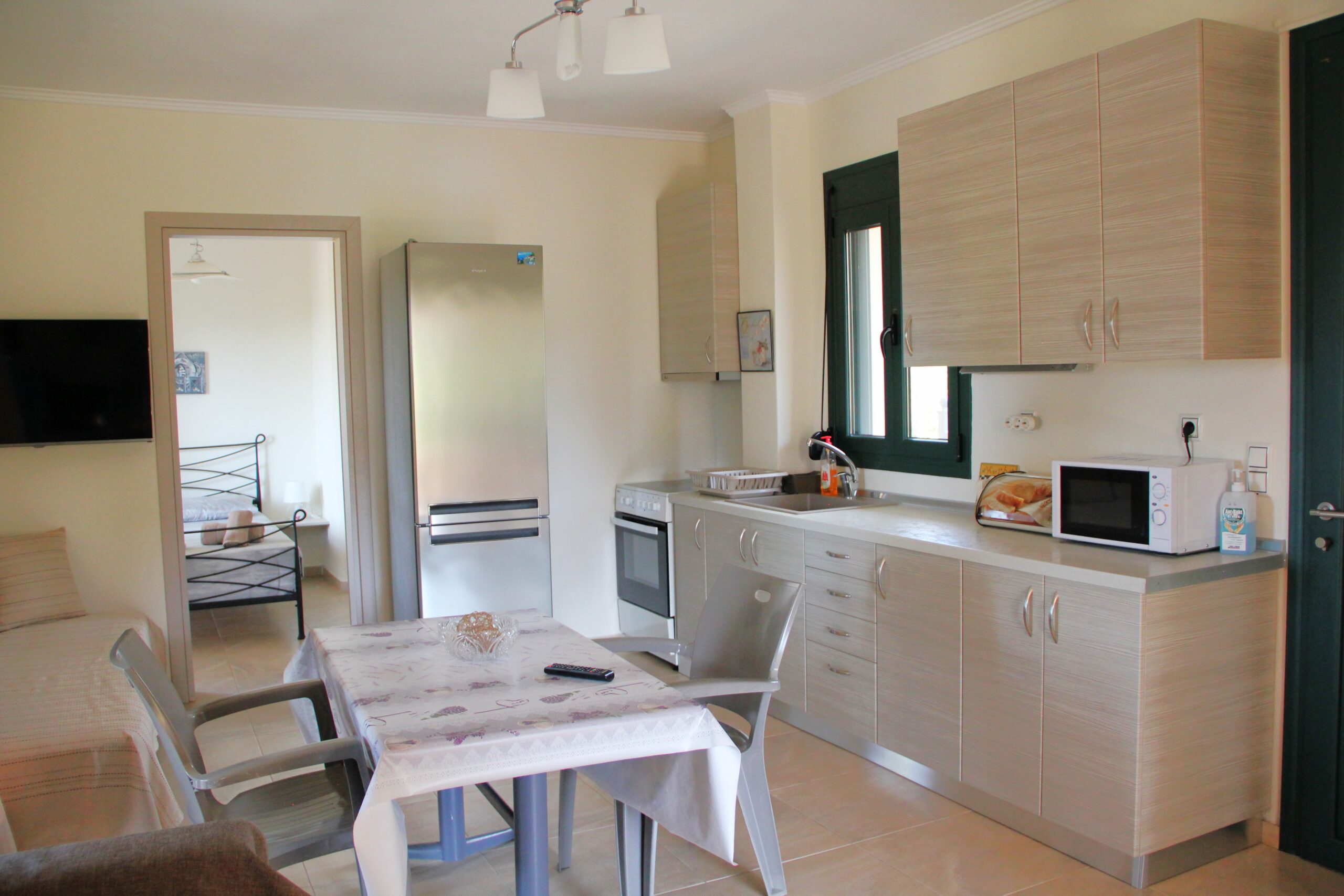 Kitchen & dining