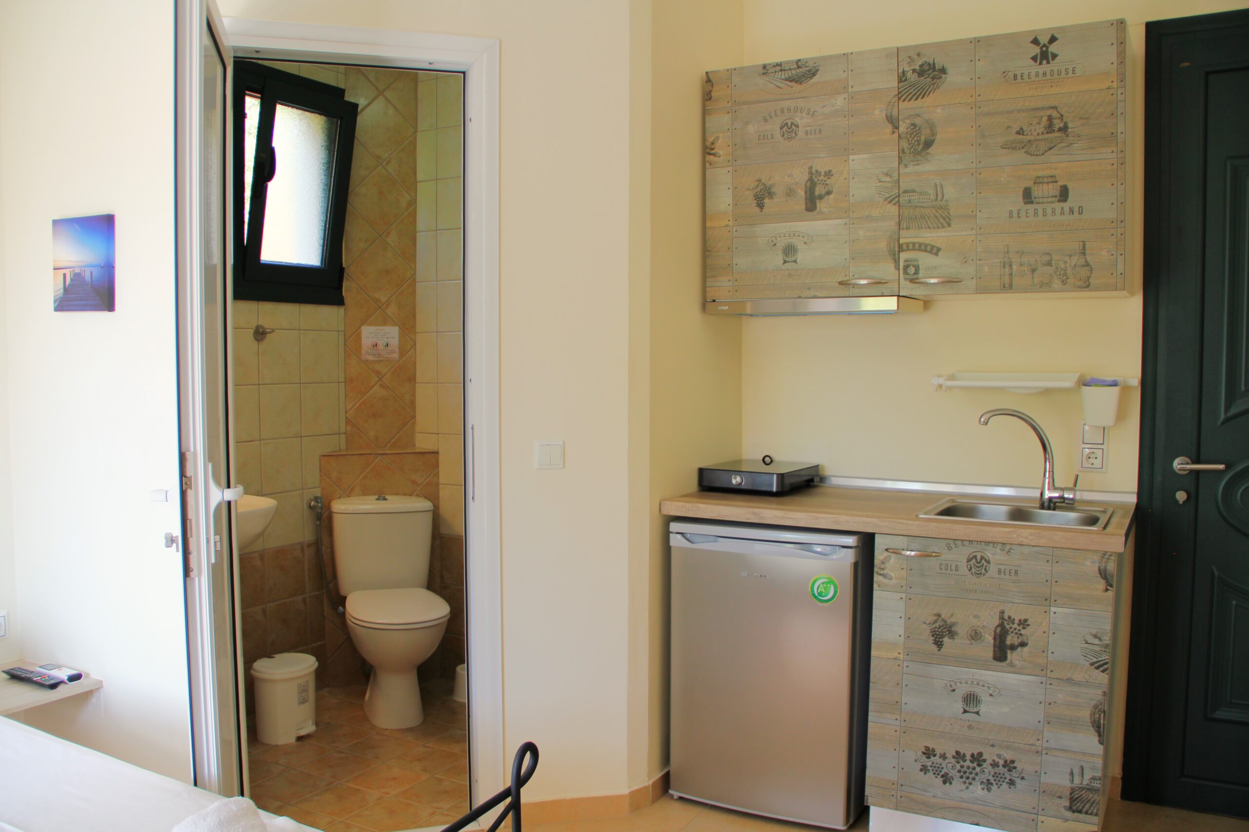 Kitchenette & private bathroom