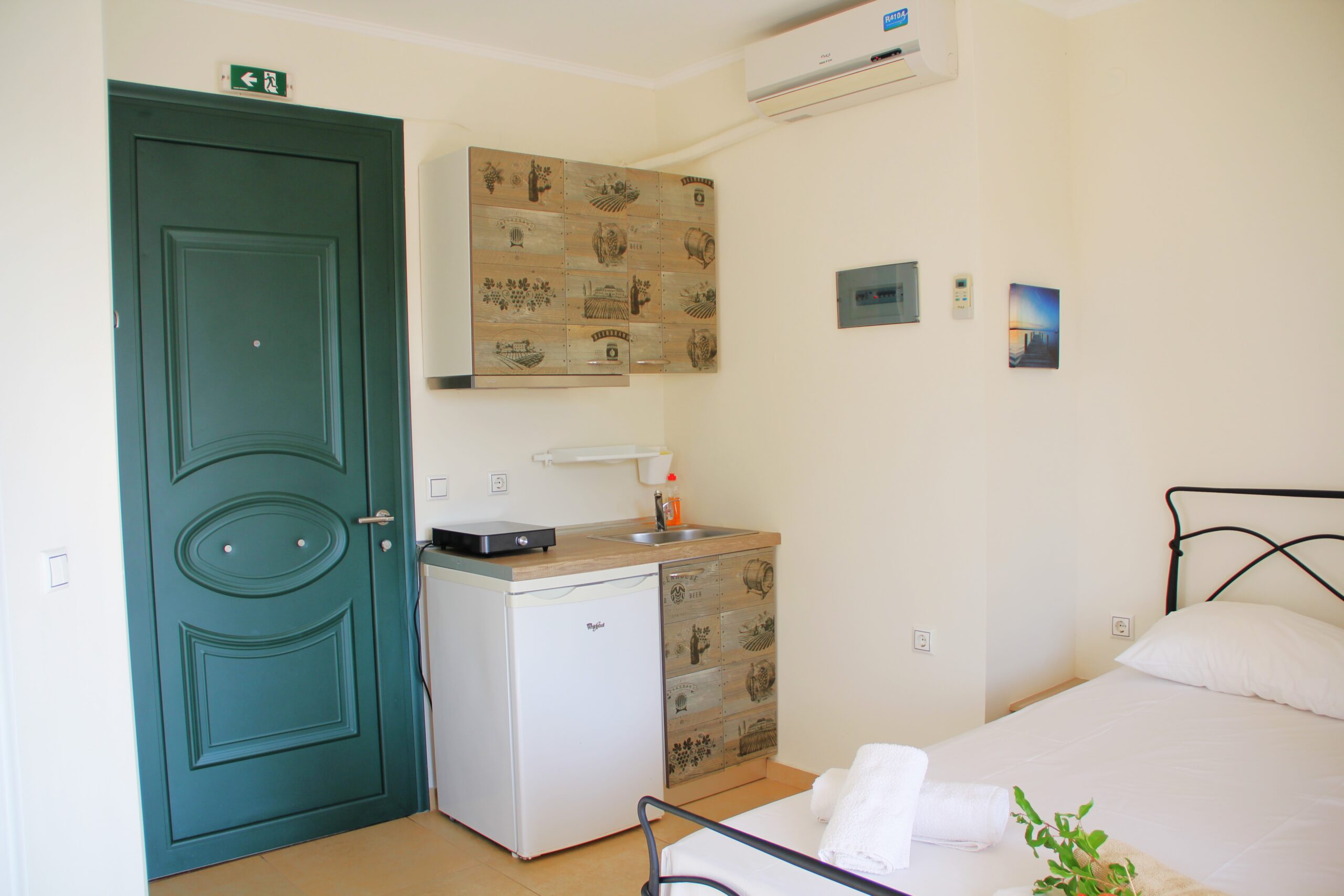 Kitchen & private bathroom