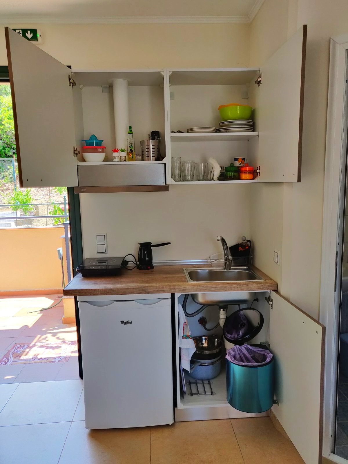 Well-equipped kitchenette